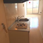 白を基調としたお部屋です(キッチン)